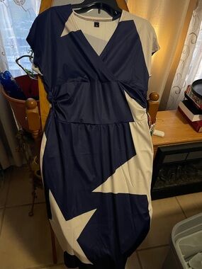 Navy and Cream V-Neck Geometric Midi Dress